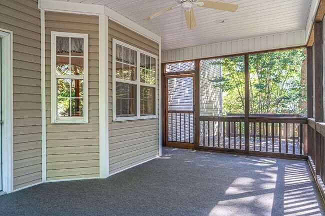 Building Photo - 108 Silverburn Pl