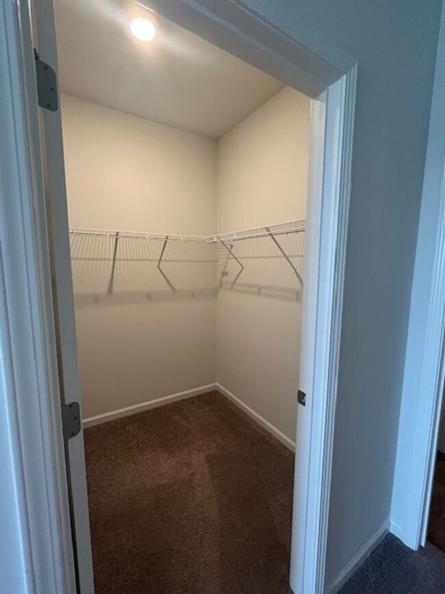 Building Photo - 3 Bedroom Home in Waterside Community of S...