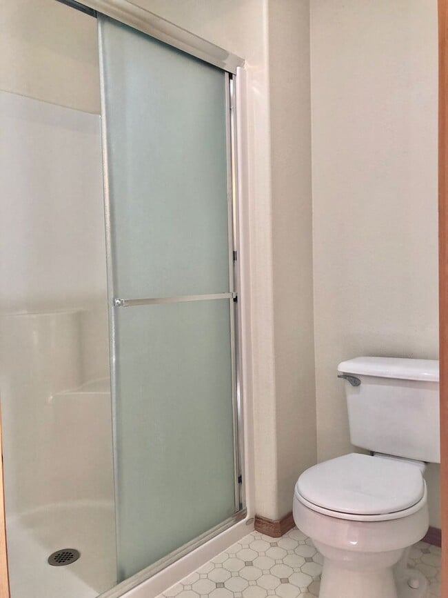 Building Photo - Spacious 4-Bedroom House in North Newberg near park and schools