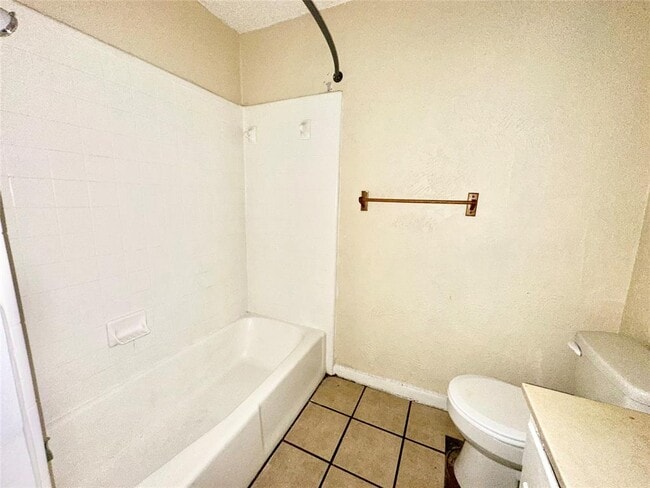 Building Photo - 207 W William Cannon Dr