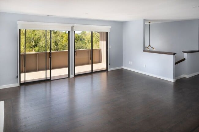 Building Photo - 42 Oakcrest Dr