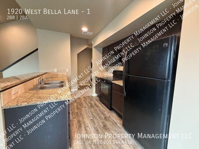 Building Photo - 1920 W Bella Ln