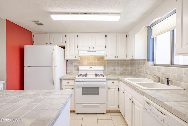 Building Photo - 191 White Sandy Dr