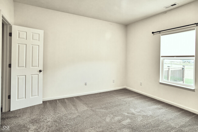 Building Photo - 681 N Crystal Dr