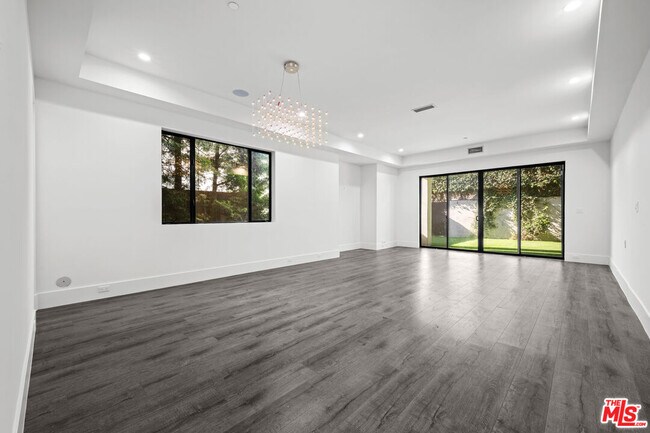 Building Photo - 1613 S Wooster St