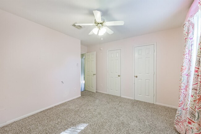 Building Photo - 13203 Yaupon Holly Ln