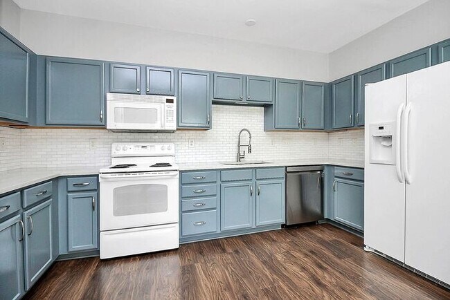 Building Photo - Beautiful 3BD/2BA Ranch in Alexander Chase!