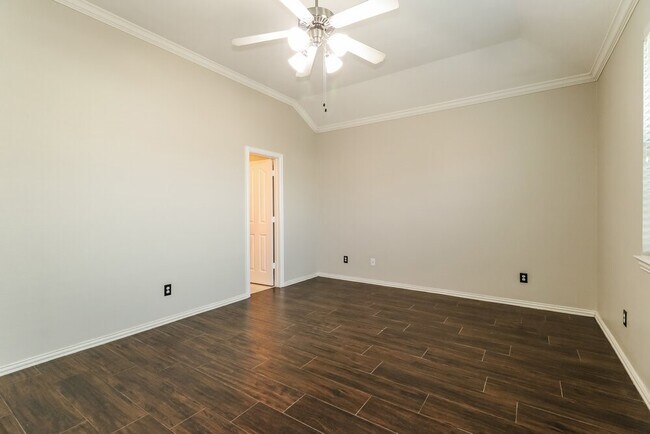 Building Photo - 5107 Light Bluff Ct