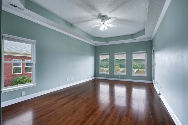 Building Photo - 211 Todaly Cir