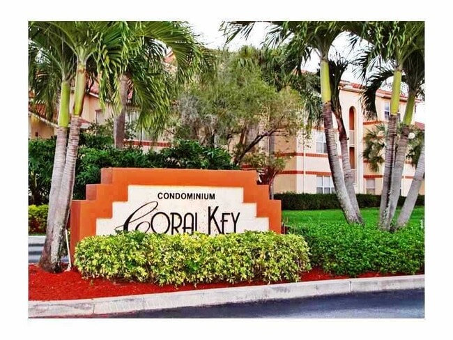 Building Photo - 3350 Pinewalk Dr N