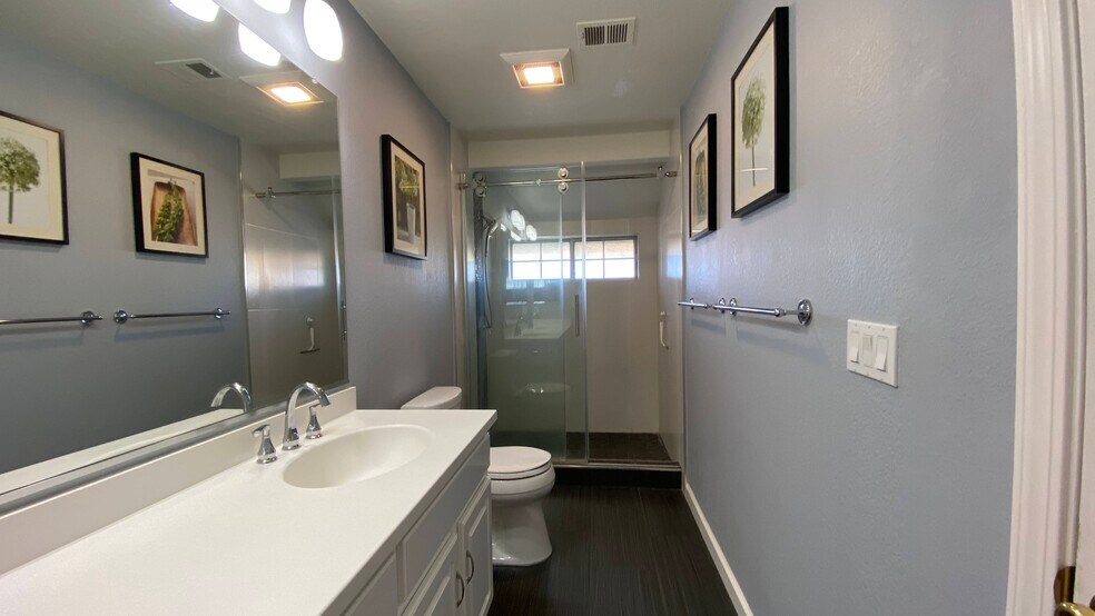 Building Photo - 34565 Vane Cmn