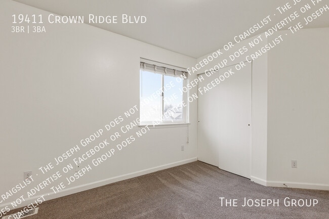 Building Photo - 19411 Crown Ridge Blvd