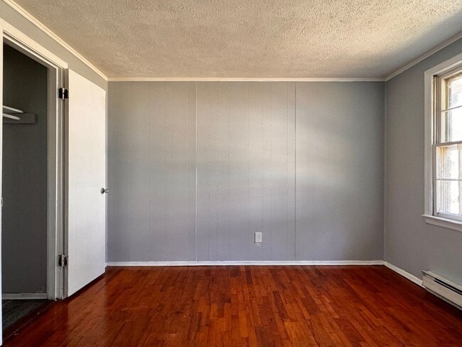 Building Photo - 1506 6th St SE