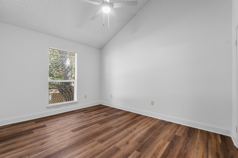 Building Photo - 11011Cal Mead Rd