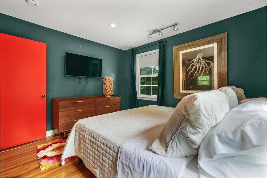 Building Photo - 4834 Hopedale Dr