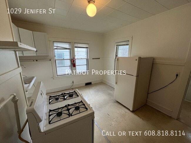 Building Photo - 1029 Jenifer St