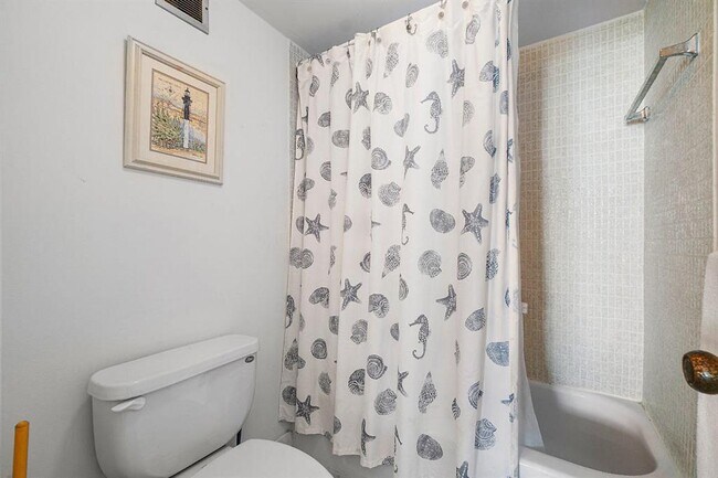 Building Photo - 800 SE 20th Ave