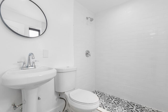 Building Photo - 1313 SW 37th Ave