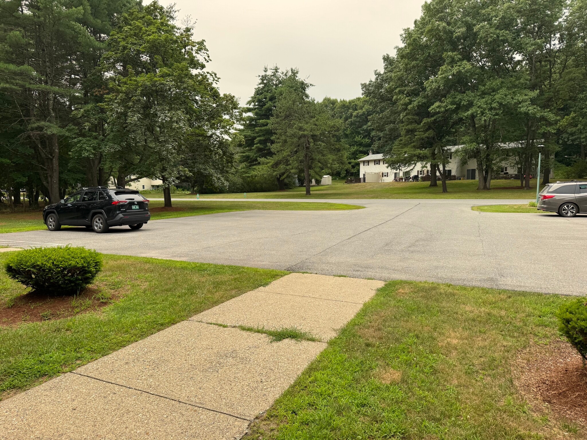 Building Photo - 86 Pinecrest Dr