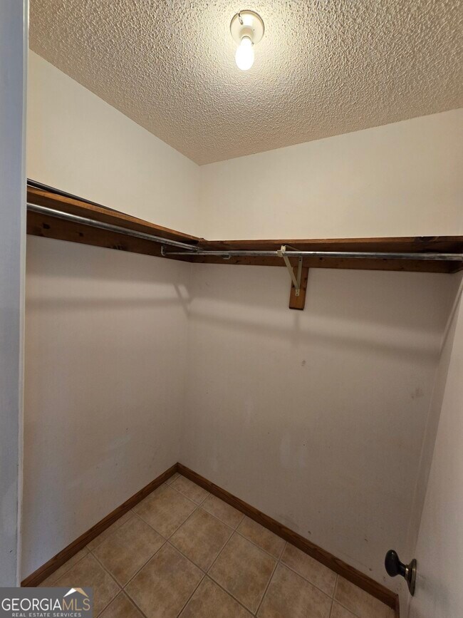 Building Photo - 127 Summerfield Dr