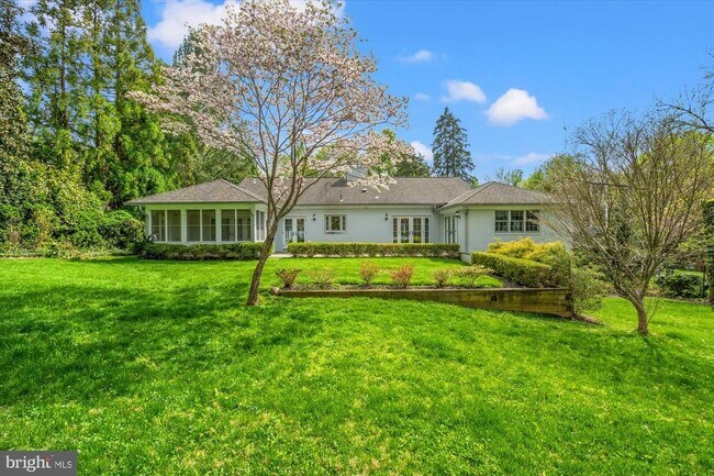 Building Photo - 4905 Dorset Ave