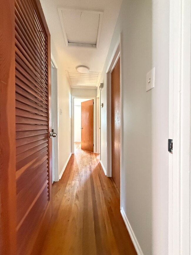 Building Photo - 1821 Grove Hill Ln