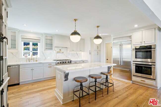 Building Photo - 26887 Sea Vista Dr