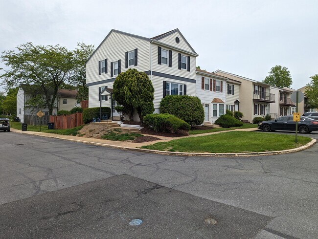Primary Photo - 200 Harry S Truman Dr