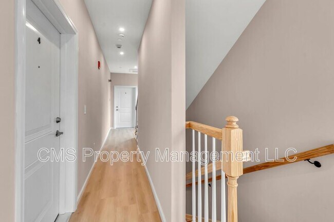 Building Photo - 88 Louis St