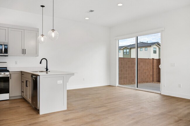 Building Photo - 2674 Rain Tree St