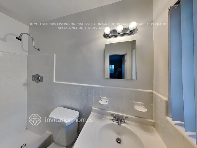 Building Photo - 2608 SW 34th Ave