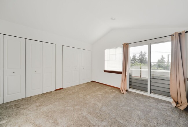 Building Photo - Nice 3 beds / 3.5 baths Townhouse in Greenwood/NW Seattle!