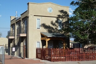 Building Photo - 704 2nd St SW