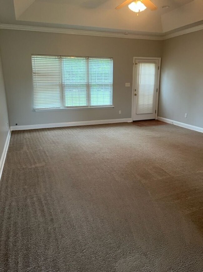 Building Photo - 112 Huntingdon Dr