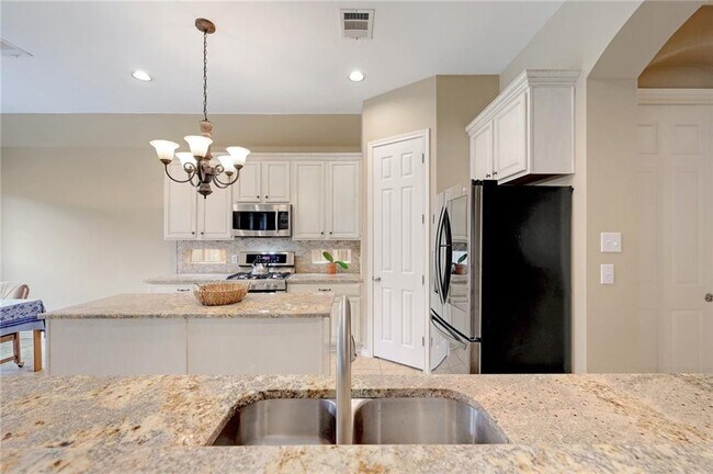 Building Photo - 2605 Tumbling River Dr