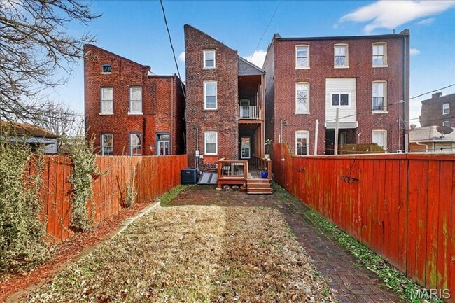 Building Photo - Benton Park home.