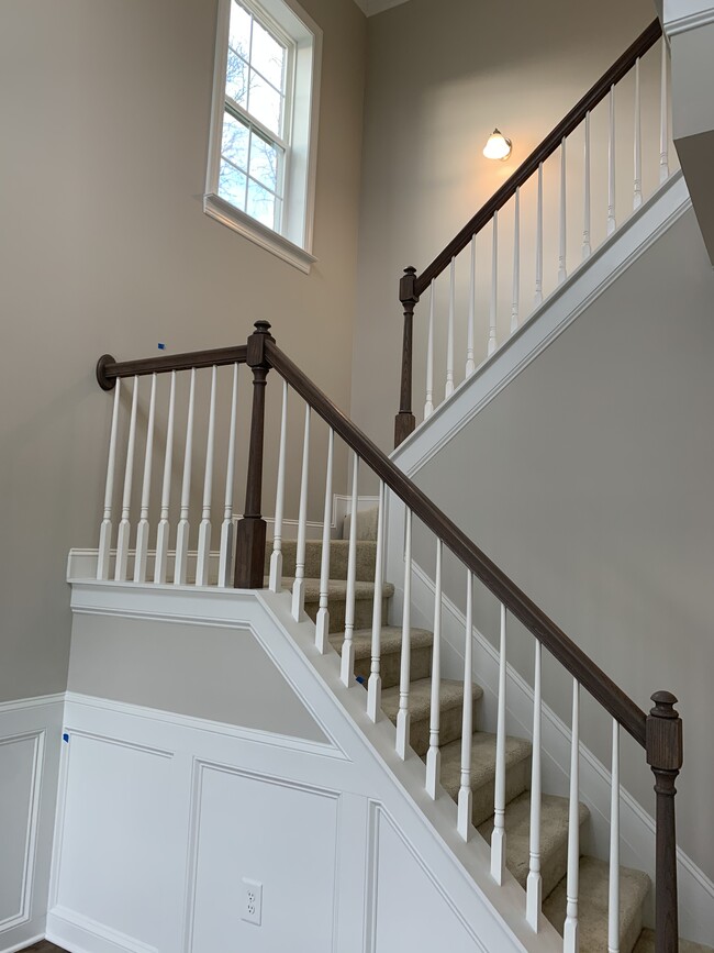 Building Photo - 820 Silver Leaf Dr