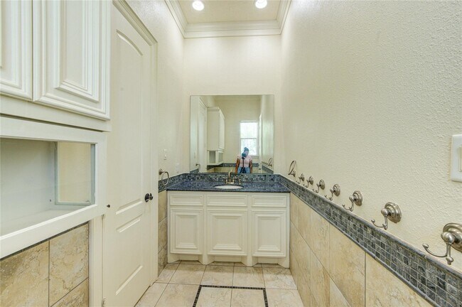 Building Photo - 4011 Westerdale Dr