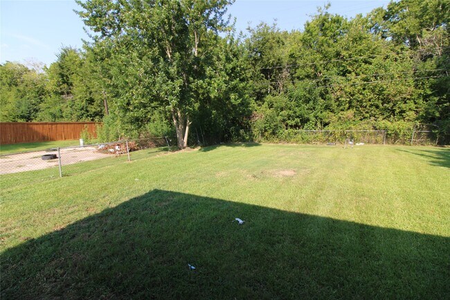Building Photo - 10601 Murr Way
