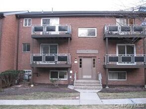 Building Photo - 43 Tanager Rd