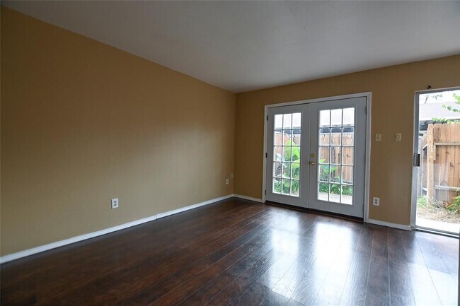 Building Photo - 5800 Lumberdale Rd