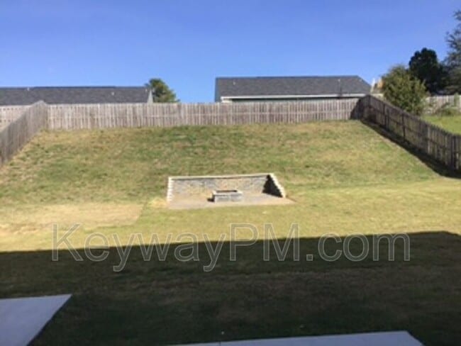 Building Photo - 618 Turtle Crk Ln