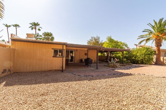 Building Photo - Charming Unfurnished 2-bedroom 2 bath home in Sun Lakes 55 + community!