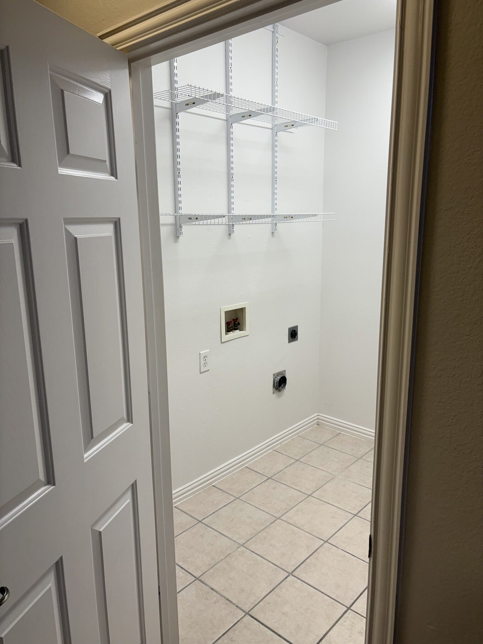Building Photo - 9836 Cambria Court