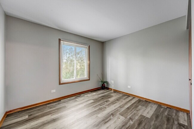 Building Photo - 50 Terry Dr