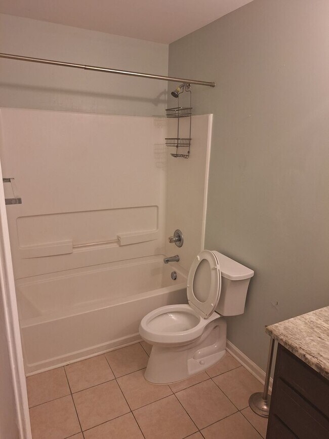 Building Photo - *****HURRY - $500 OFF OCTOBER RENT ***** W...