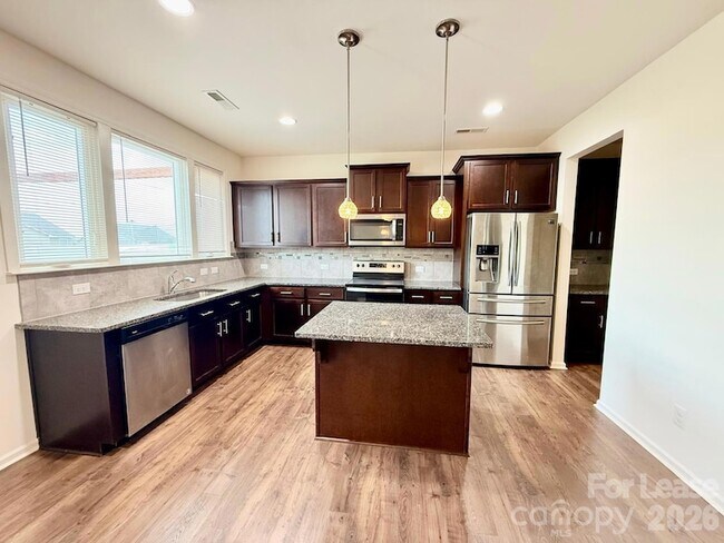 Building Photo - 4909 Grace View Dr