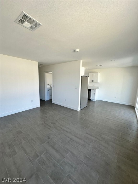 Building Photo - 324 Duchess Ave