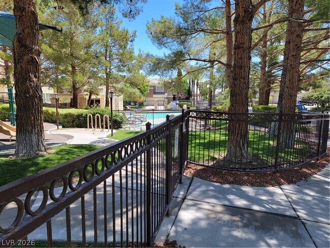 Building Photo - 9712 Floweret Ave