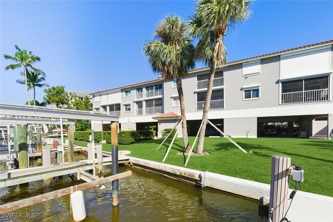 Building Photo - 9103 Vanderbilt Dr